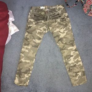 Camo skinny jeans
